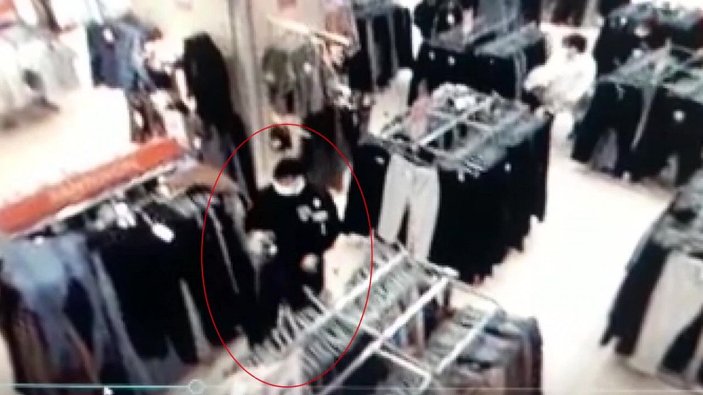 Bağcılar’da güvenlik görevlisi müşterinin çantasından para çaldı -5