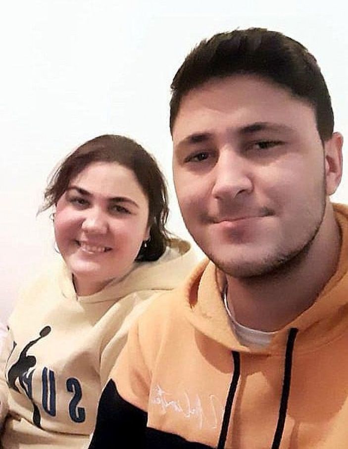 Hayatını yürüyemeyen 2 çocuğuna adadı -4