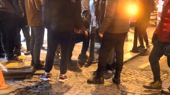 Beşiktaş’ta kavgayı ayırmaya çalışan kurye, silahla yaralandı