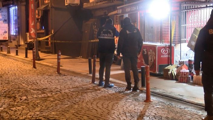 Beşiktaş’ta kavgayı ayırmaya çalışan kurye, silahla yaralandı