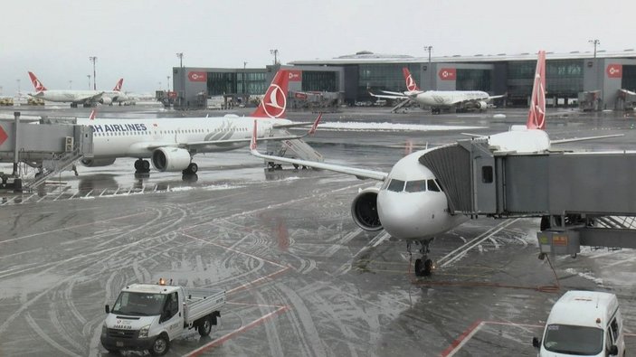 İstanbul Havalimanı'nda karla mücadele: Uçuşlarda aksama yok -3