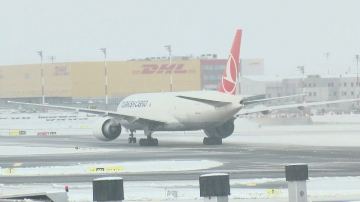 İstanbul Havalimanı'nda karla mücadele: Uçuşlarda aksama yok -2