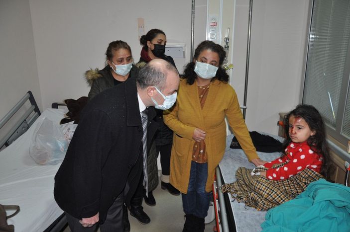 d Polis memuru, Aysima'yı otomobilin altında kalmaktan kurtardı, kendisi yaralandı -2