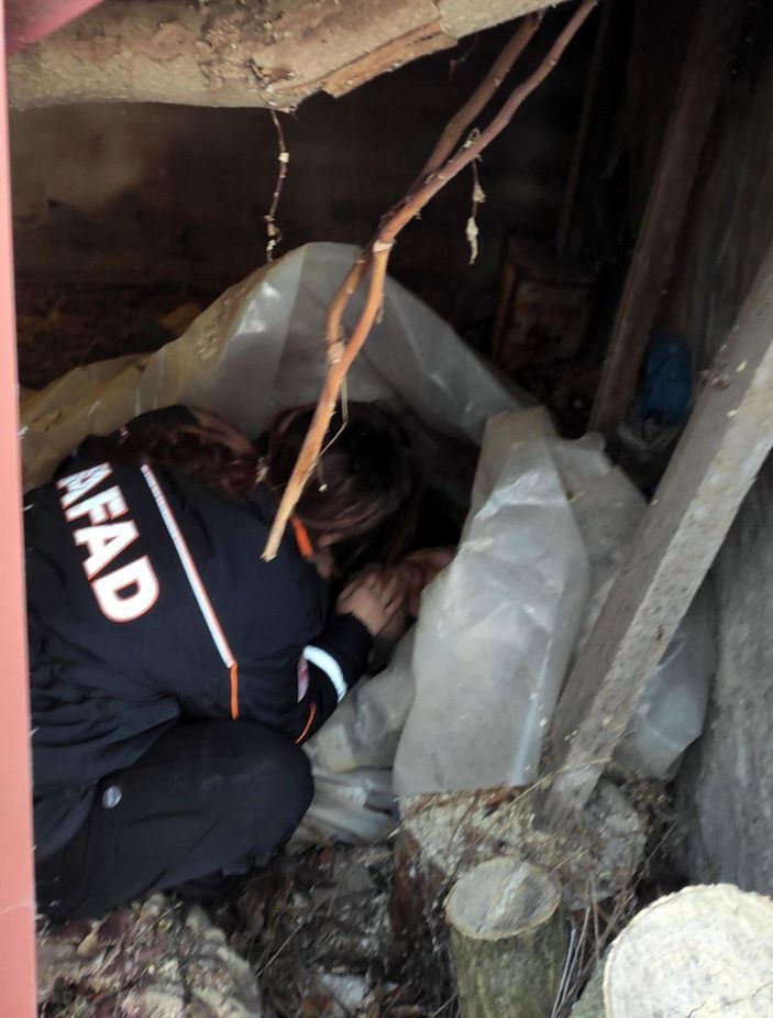 d Edirne'de kaybolan yaşlı kadın, donmak üzereyken bulundu