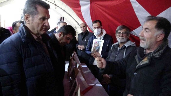 Mustafa Sarıgül Diyarbakır’da evlat nöbeti tutan aileleri ziyaret etti -6