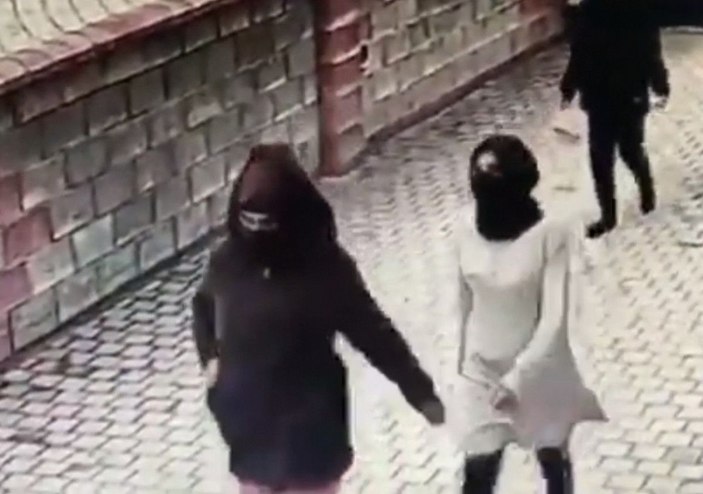 Hırsızlık şüphelisi maskeli kadınlar kamerada -2