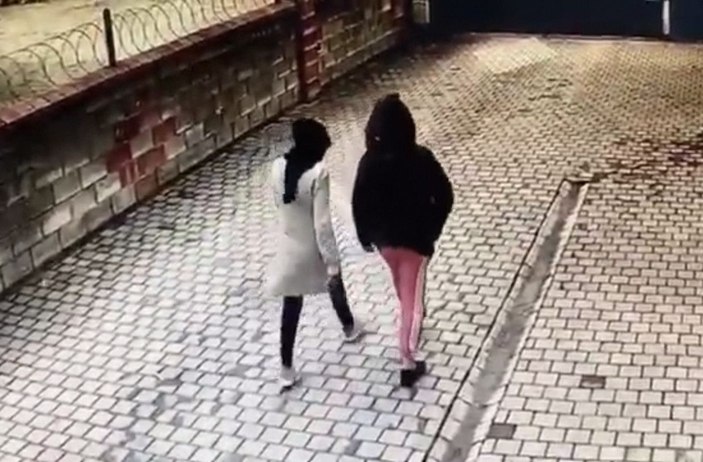 Hırsızlık şüphelisi maskeli kadınlar kamerada -5