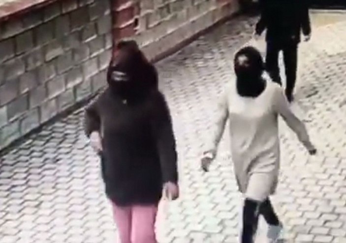 Hırsızlık şüphelisi maskeli kadınlar kamerada -4