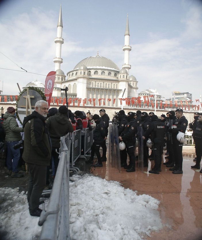 Taksim'de polisle doktorlar arasında arbede  -8
