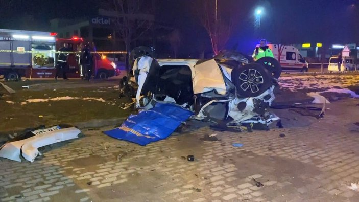 Bursa'da takla atan otomobildeki 2 kişi öldü -3