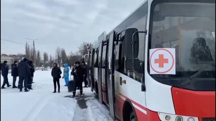 Ukrayna’dan tahliye edilen Vanlı öğrenci, ailesine kavuştu -5