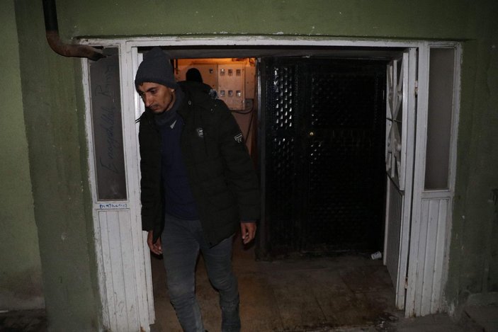 Van'da bir eve yapılan baskında 32 kaçak göçmen yakalandı -6