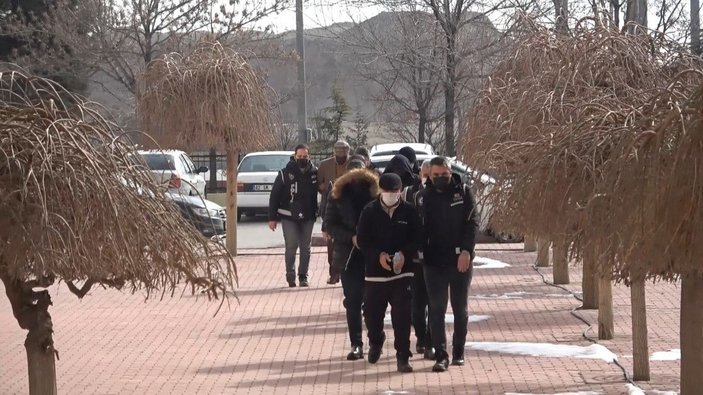 Konya’da 'tefeci' operasyonu: 5 tutuklama -4