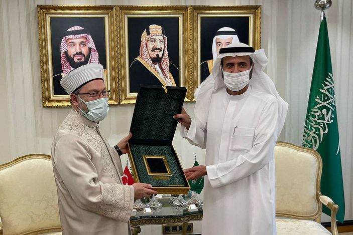 d Diyanet İşleri Başkanı Erbaş, Suudi Arabistan Hac ve Umre Bakanı ile görüştü -4