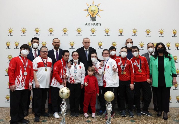 Cumhurbaşkanı Erdoğan, özel gereksinimli sporcularla bir araya geldi -1