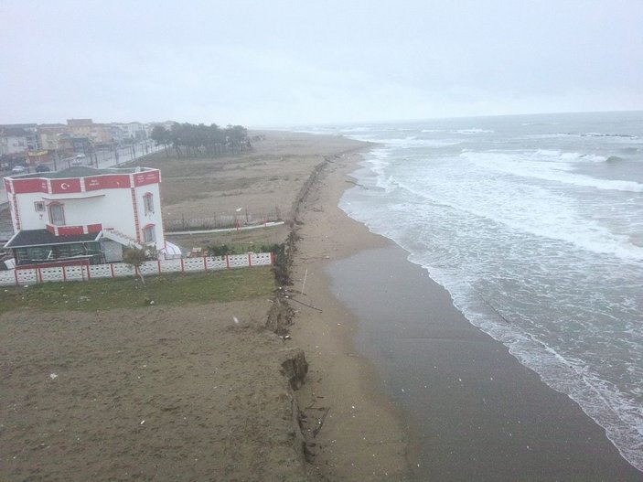 Karasu’da kıyı erozyonu; 20 metrelik aşınma oldu -2