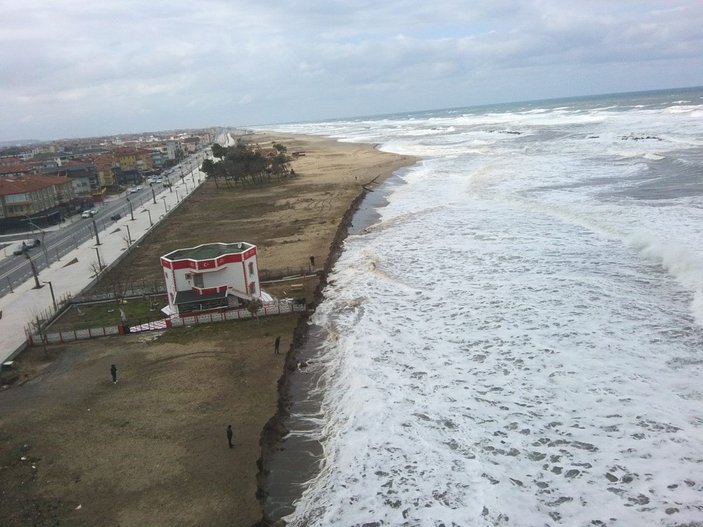 Karasu’da kıyı erozyonu; 20 metrelik aşınma oldu -3