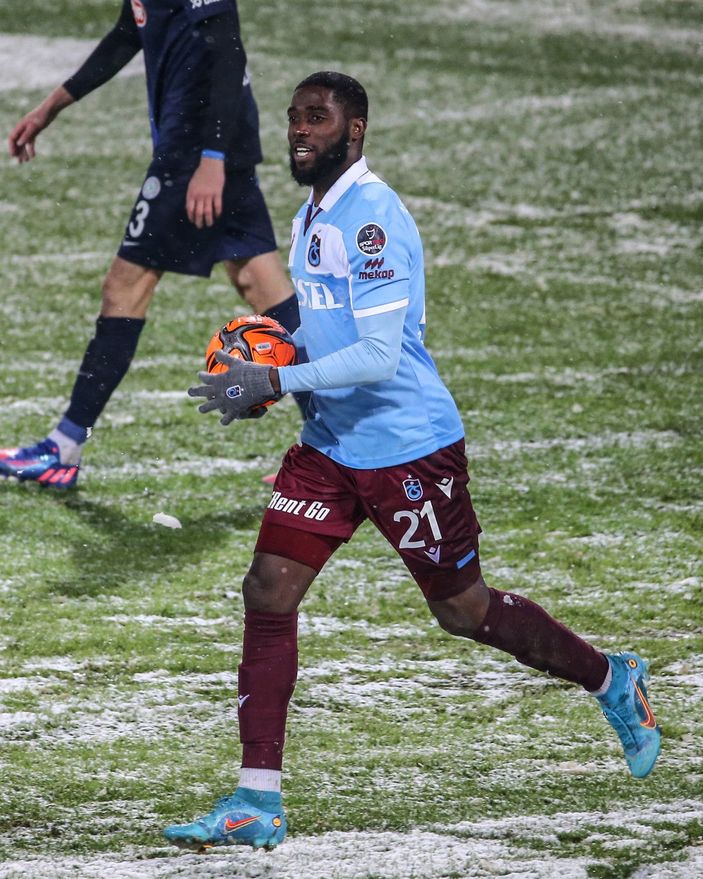 Trabzonspor'dan Djaniny'e 2500. gol kutlaması