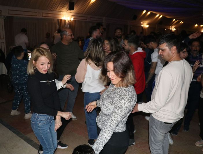 Van'a gelen İranlılar, Nevruz'u eğlenerek kutladı -3