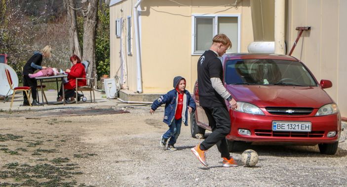 Yıllar önceki kulisleri, savaştan kaçan Ukraynalı ve Rus dansçı çiftin yeni yuvası oldu -6