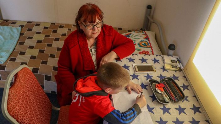 Yıllar önceki kulisleri, savaştan kaçan Ukraynalı ve Rus dansçı çiftin yeni yuvası oldu -10