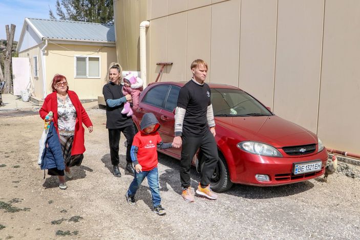 Yıllar önceki kulisleri, savaştan kaçan Ukraynalı ve Rus dansçı çiftin yeni yuvası oldu -7
