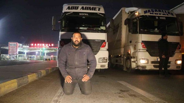 Savaş mağduru tır şoförü, Türkiye’ye gelir gelmez toprağı öptü, diz çöküp dua etti -4