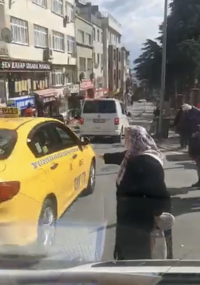 İstanbul’da yaşlı kadını almayan taksicilere cezai işlem uygulandı -1