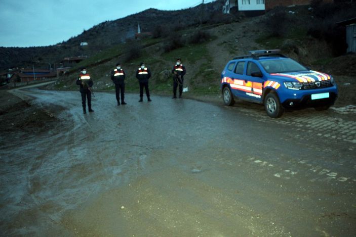 Tokat'ta husumetli ailelerin silahlı kavgası: 1 ölü, 2 yaralı  -4
