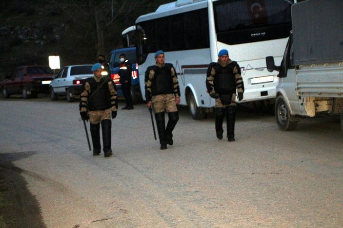 Tokat'ta husumetli ailelerin silahlı kavgası: 1 ölü, 2 yaralı  -5
