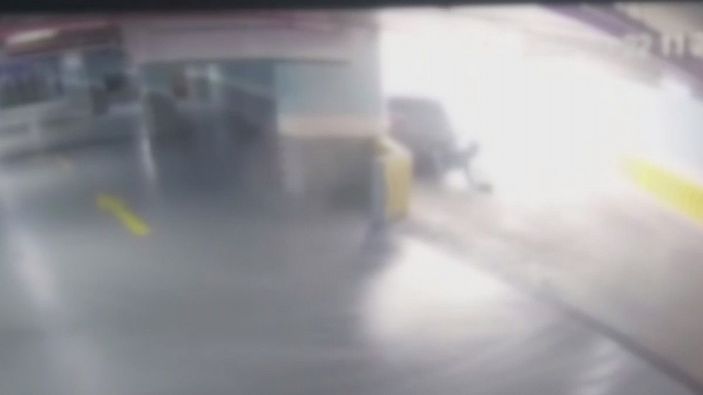 Ümraniye'de otoparkta ölümle sonuçlanan akıl almaz kaza  kamerada -1