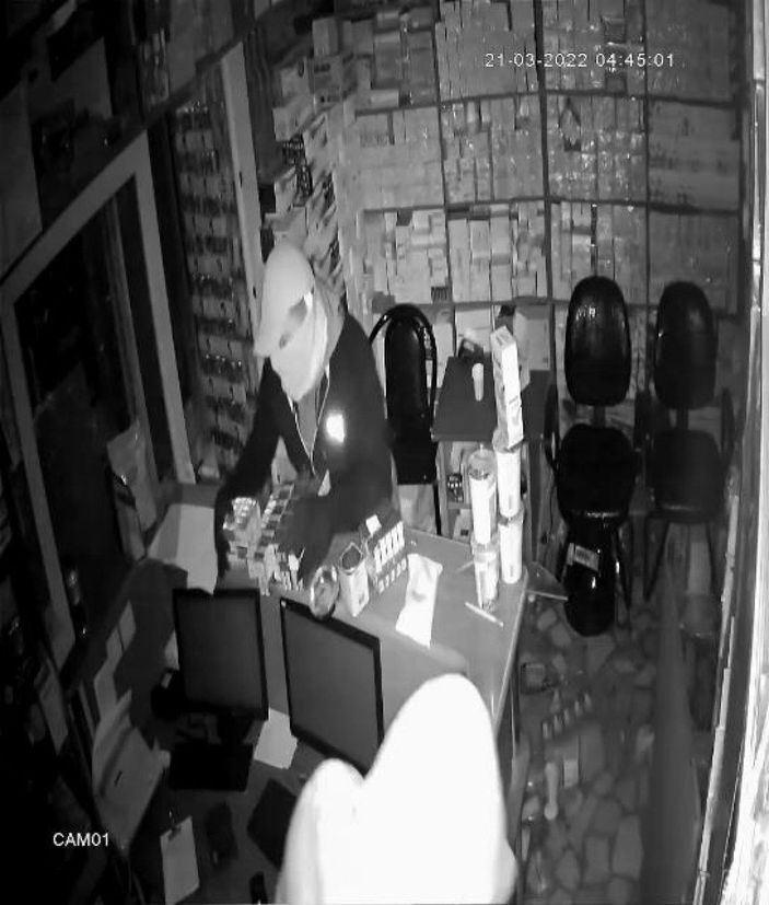 Gaziosmanpaşa'da dakikalar içinde 400 kilogramlık kasayı sürükleyek çaldılar -4