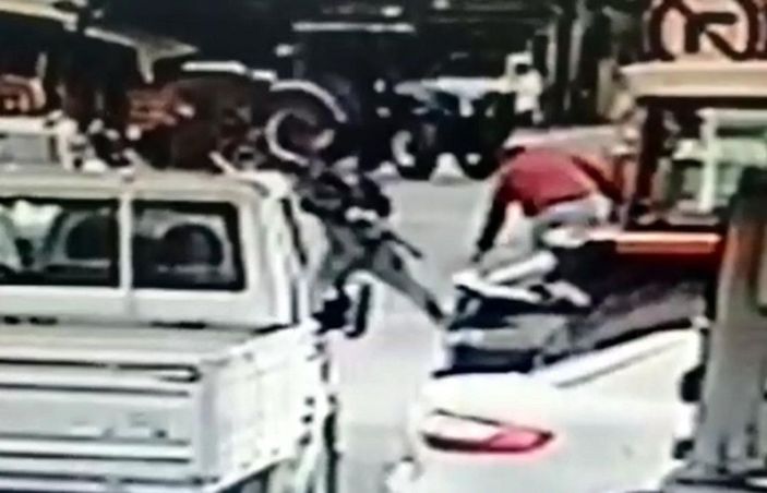 Husumetlisini bacağından vurdu; o anlar kamerada -1