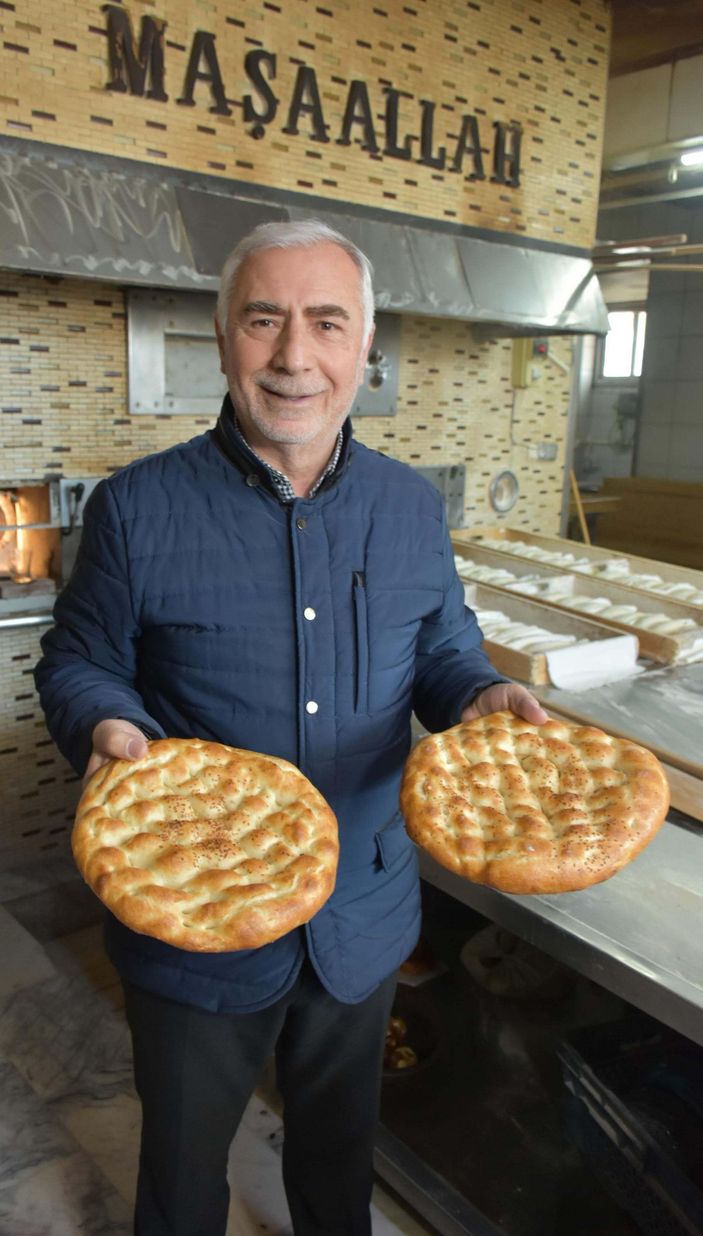 İzmir'de 350 gram susamlı pide 6 lira -2