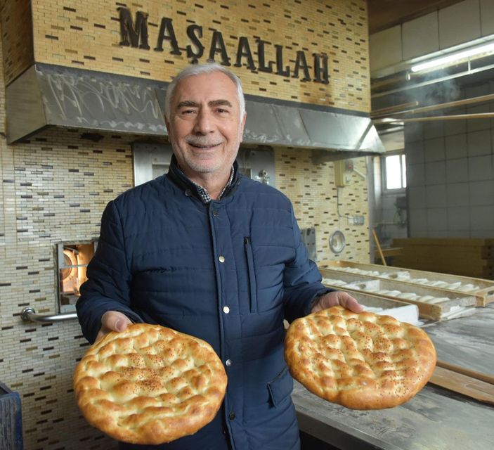 İzmir'de 350 gram susamlı pide 6 lira -1