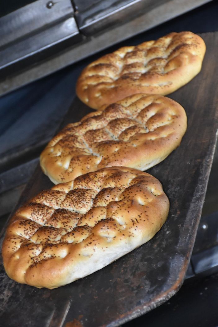 İzmir'de 350 gram susamlı pide 6 lira -6