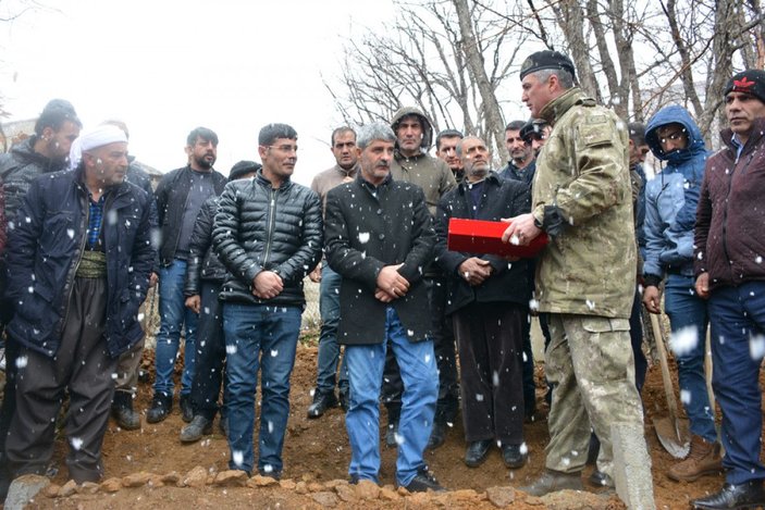 Kanserden ölen Kıbrıs gazisi, Şemdinli'de toprağa verildi -9