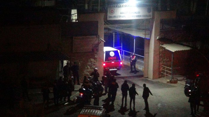 Şanlıurfa Cezaevinde 'isyan' çıktı iddiası gerginliğe neden oldu -4