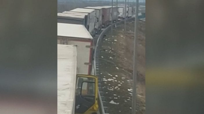 Rusya Gürcistan sınırında mahsur kalan binlerce Türk TIR Şoförü, 30 gündür bekliyor -1