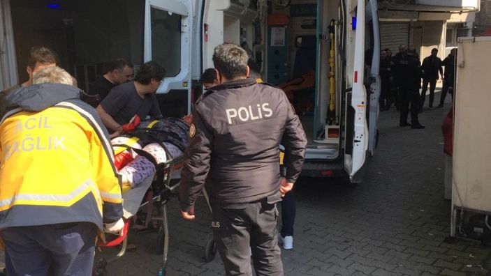 d Cam silerken 5'inci kattan düşen kadın ağır yaralandı -4