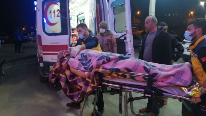 Ağaçtan düşüp, ağır yaralandı -1