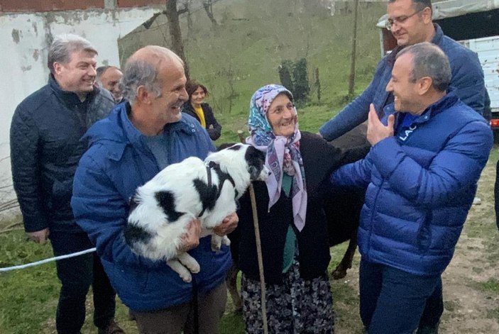 Heyelanda havyanlarını kaybeden çifte inek yardımı -2