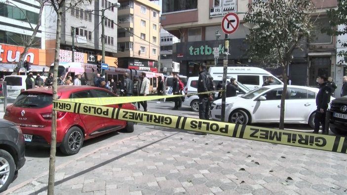 Zeytinburnu'nda çok sayıda kişinin karıştığı silahlı kavga: 1'i ağır 5 yaralı  -1