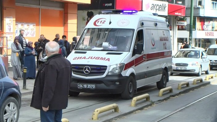 Zeytinburnu'nda çok sayıda kişinin karıştığı silahlı kavga: 1'i ağır 5 yaralı  -3