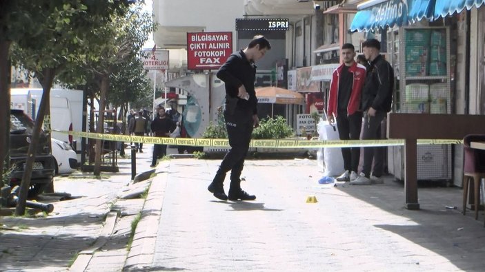 Zeytinburnu'nda çok sayıda kişinin karıştığı silahlı kavga: 1'i ağır 5 yaralı  -4