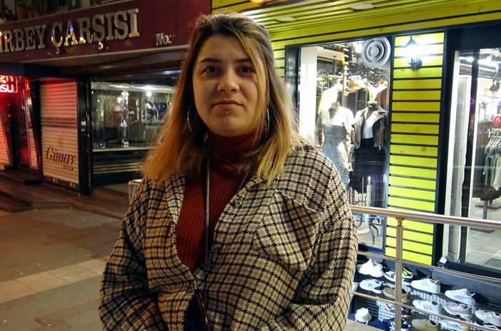 Avcılar'da genç kızların kedi kavgası kamerada  -6