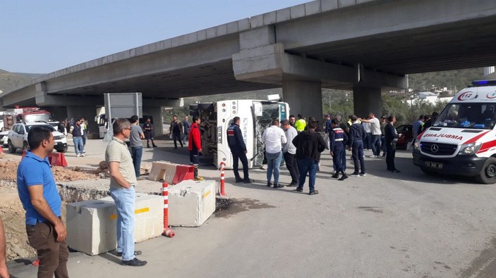 Mersin'de Akkuyu NGS işçilerinin servisi devrildi: 11 yaralı -1