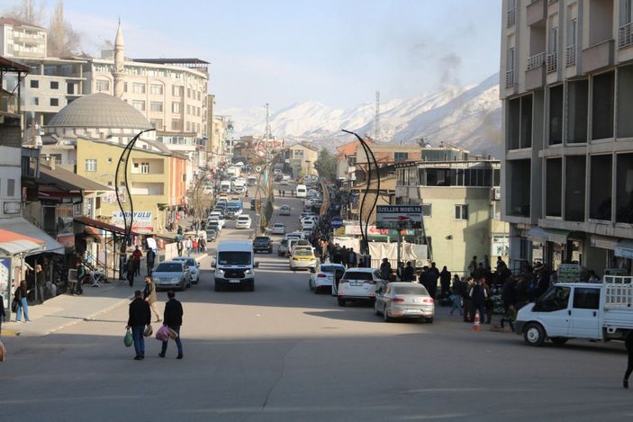 Türkiye'de ilk iftar Şemdinli'de açıldı -1