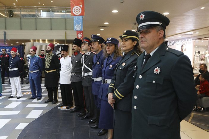 Ankara'da geçmişten bugüne polis kıyafetleri tanıtıldı