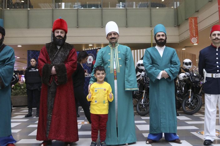 Ankara'da geçmişten bugüne polis kıyafetleri tanıtıldı